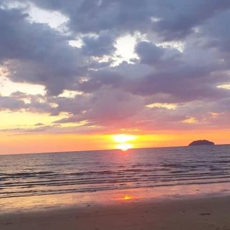 Leisure Homestay@Kota Kinabalu Bagian luar foto